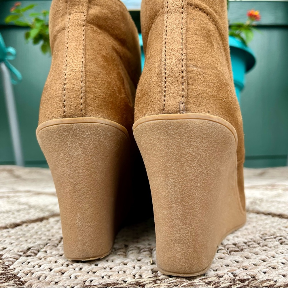 Suede Wedge Ankle Boots 9 neutral tan - Picture 5 of 7